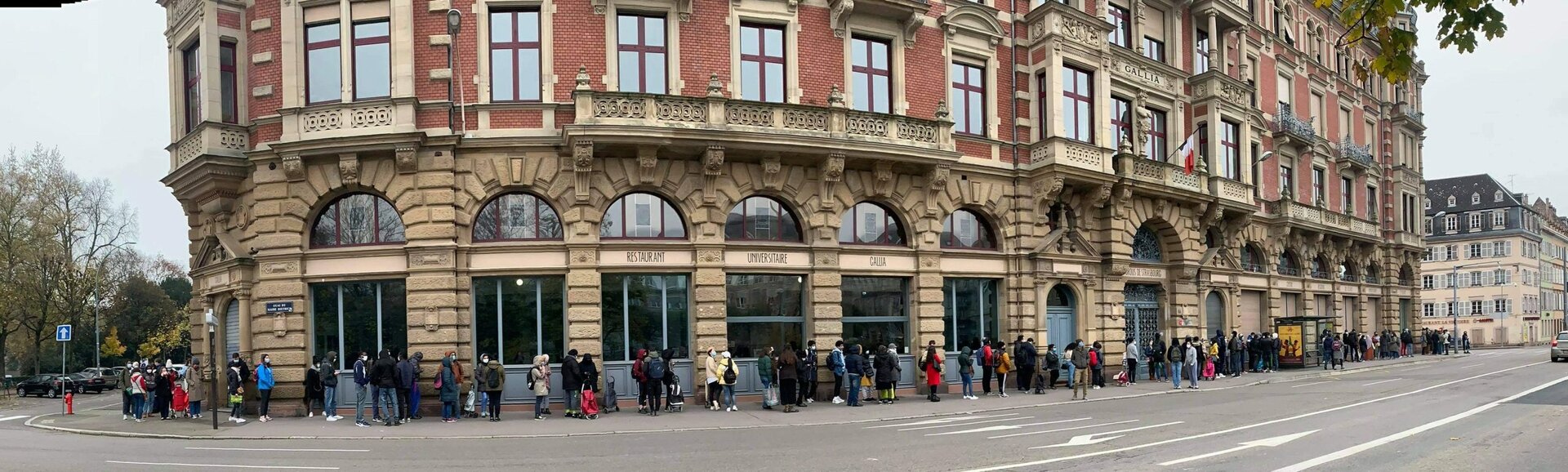 6528-2012_AFGES_File_Attente_Distributio.JPG